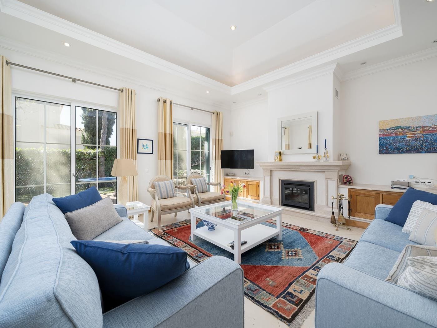 Luxury-5-Bedroom-Villa-Dunas-Douradas-Algarve-VILLAAster2-E1015F9x1400