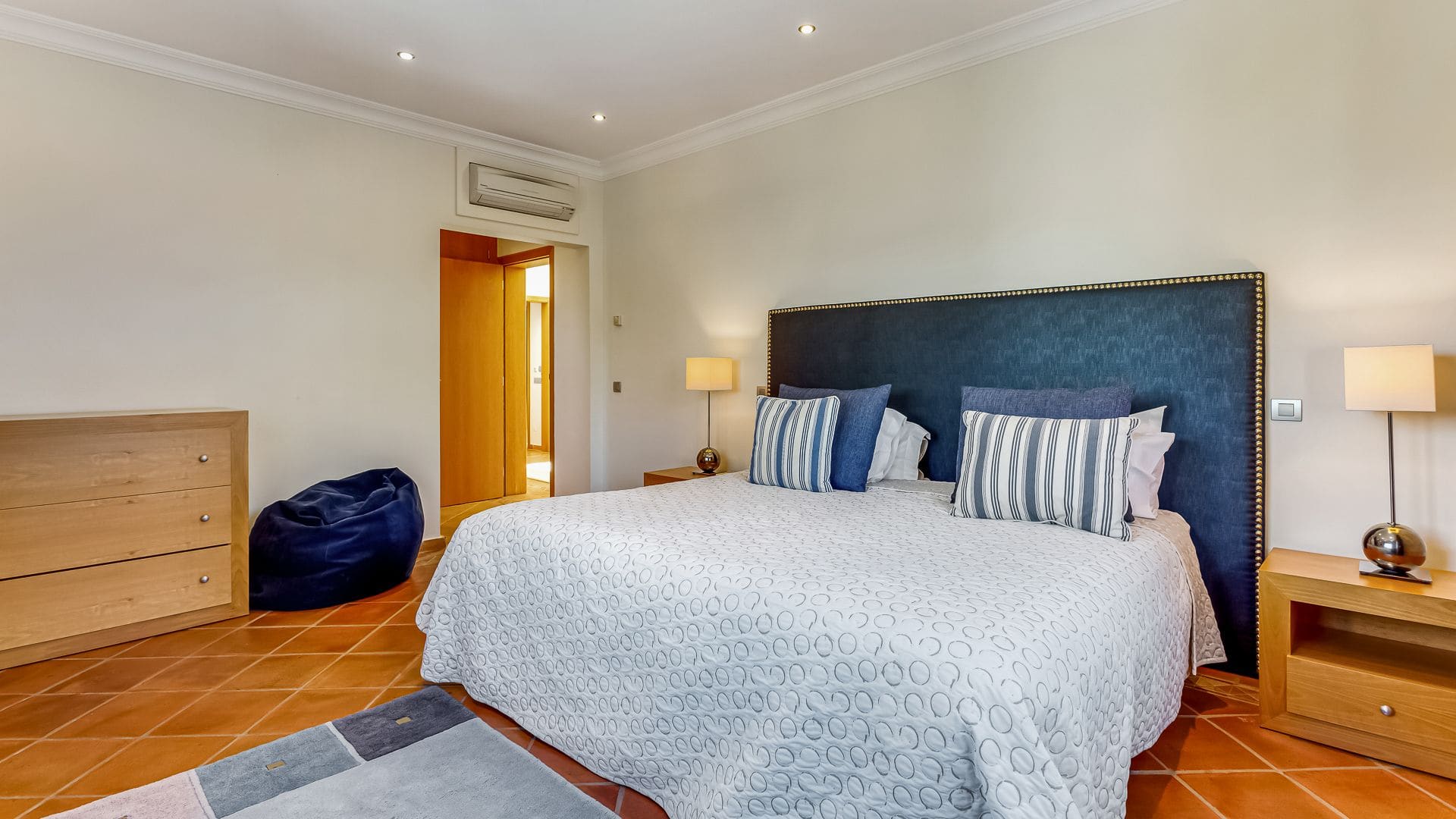 Luxury-5-Bedroom-Villa-in-Quinta-do-Lago-VILLA-Vizela-17