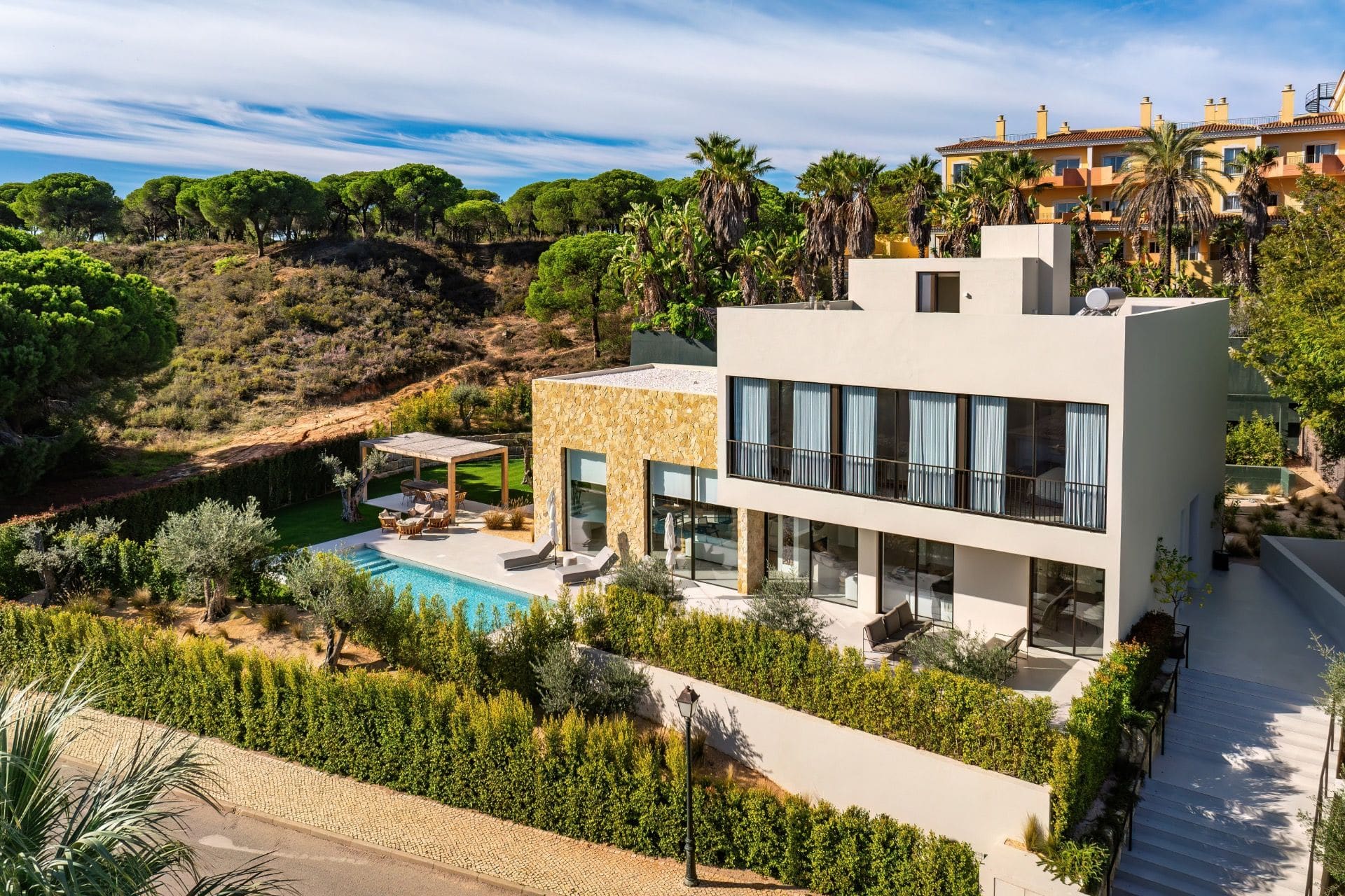VILLA-Black-Francolin-Luxury-5-Bedroom-Villa-in-Quinta-do-Lago-10