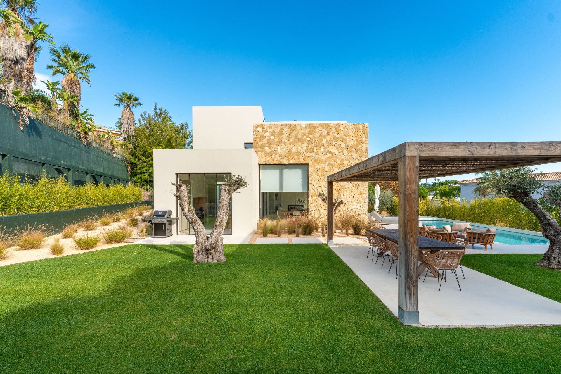 VILLA-Black-Francolin-Luxury-5-Bedroom-Villa-in-Quinta-do-Lago-17