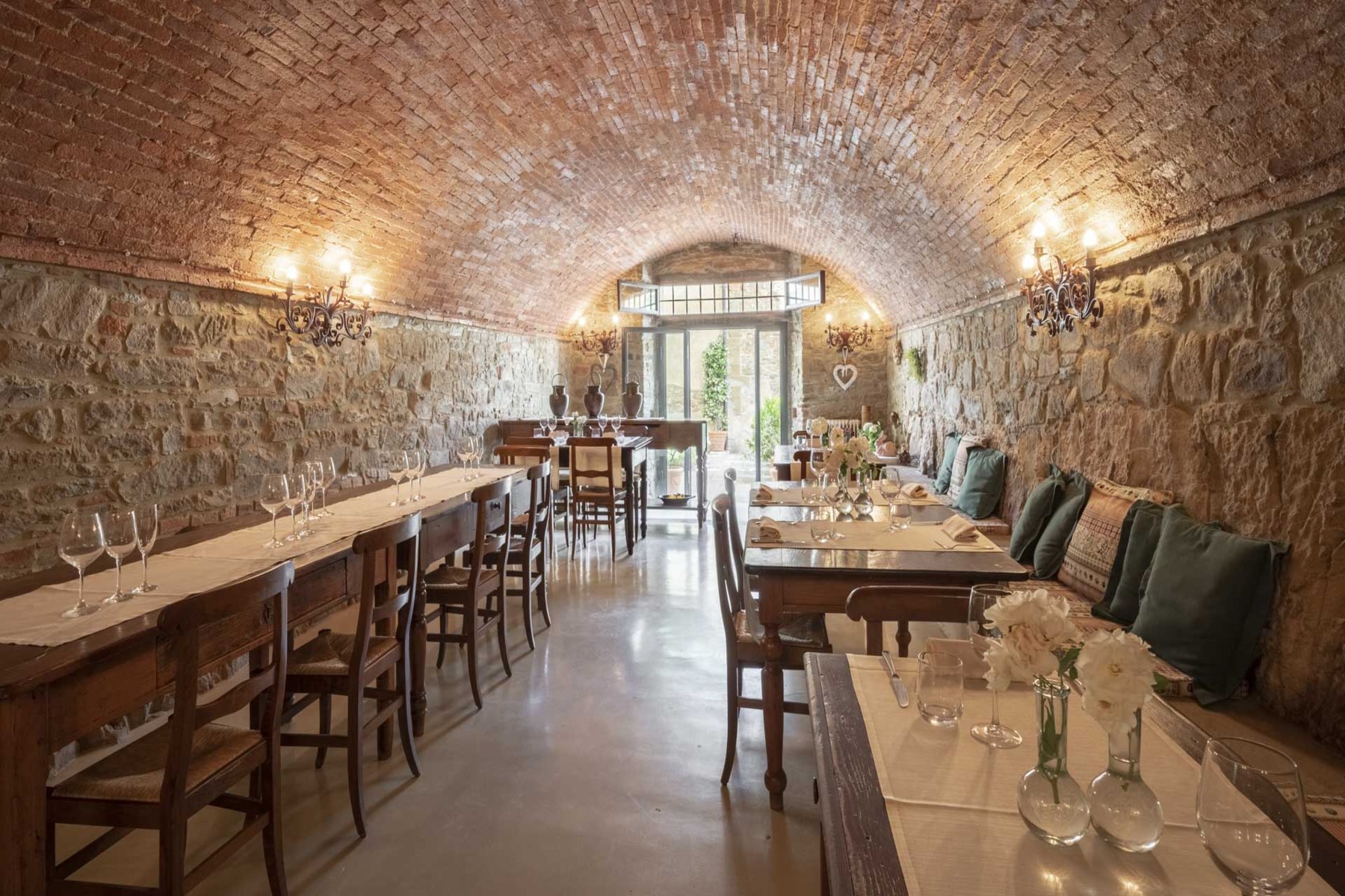 luxury-villa-living-villa-carven-arezzo-tuscany-italy-8 luxury-villa-living-villa-carven-arezzo-tuscany-italy-8