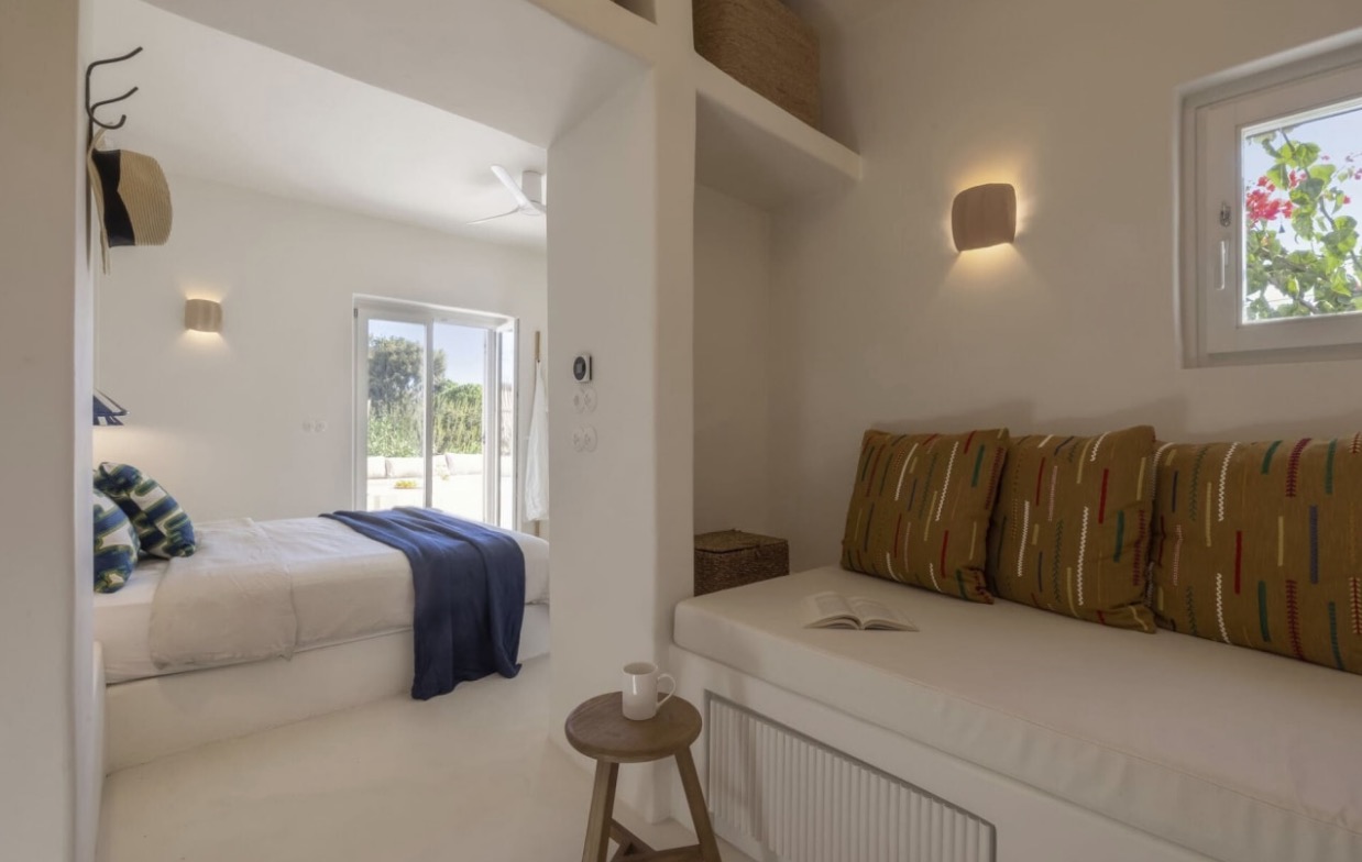 Luxury-Villa-Living-Villa-Christos-Antiparos-Greece-13
