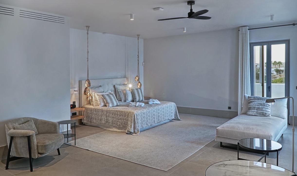 Luxury-Villa-Living-Villa-Mitten-Paros-Greece-16