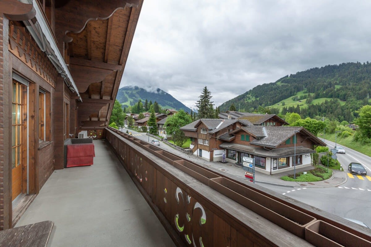 Luxury_Villa_Living_Chalet_Penthouse_Gstaad_Switzerland31