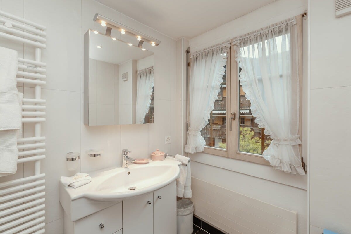 Luxury_Villa_Living_Chalet_Penthouse_Gstaad_Switzerland43