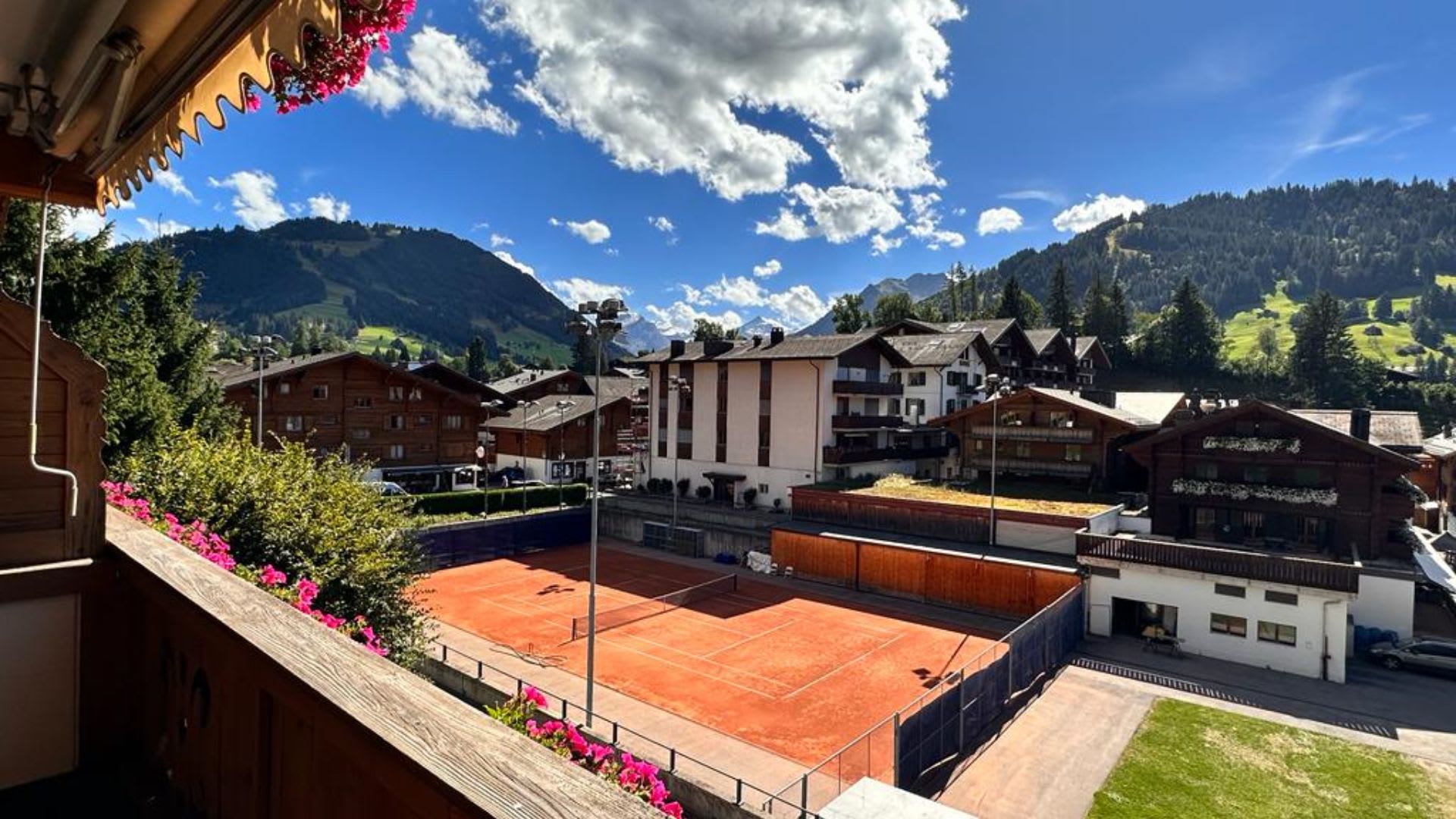 Luxury_Villa_Living_Chalet_Picturesque_Gstaad_Switzerland1 Luxury_Villa_Living_Chalet_Picturesque_Gstaad_Switzerland1