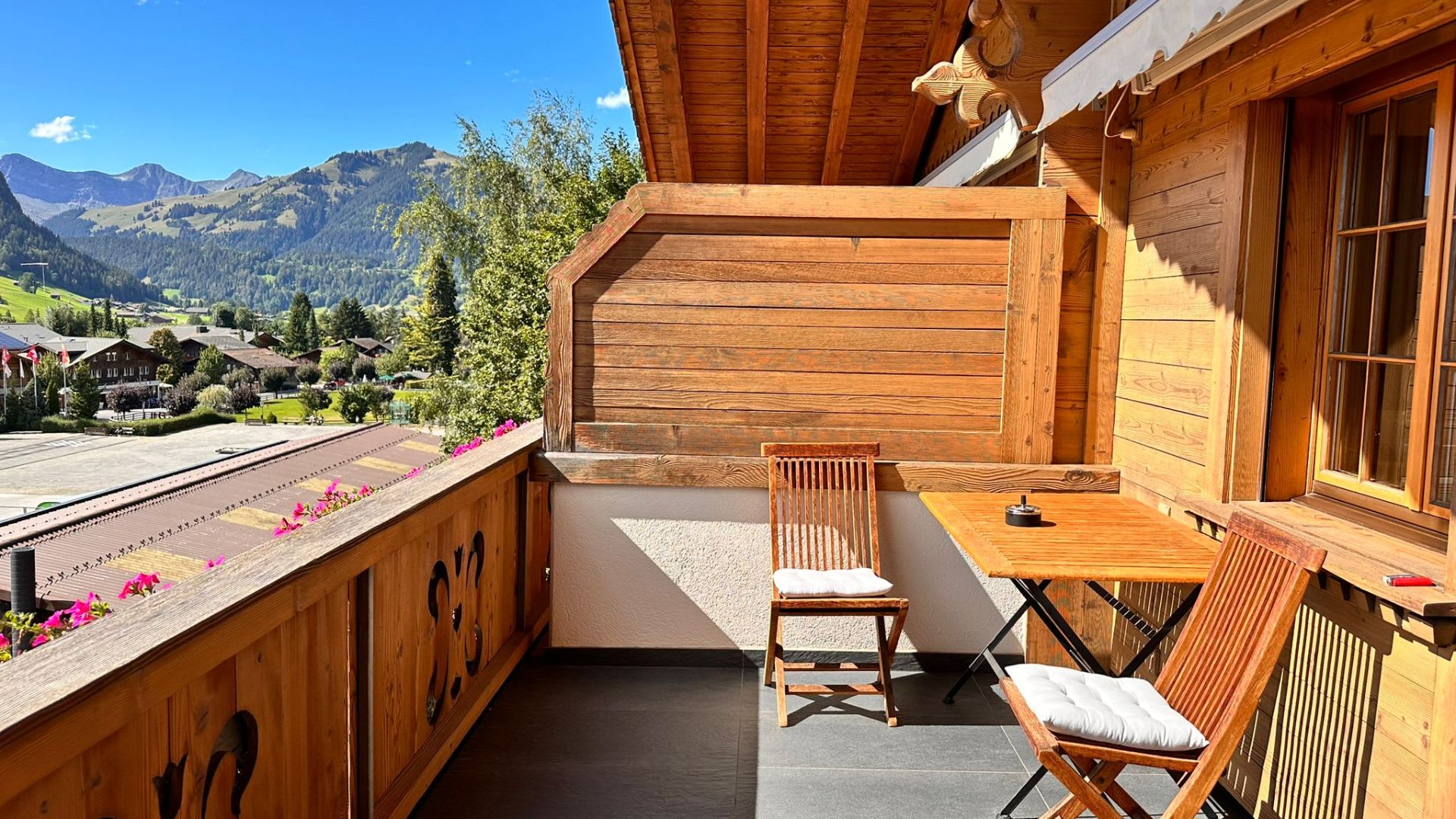 Luxury_Villa_Living_Chalet_Picturesque_Gstaad_Switzerland13 Luxury_Villa_Living_Chalet_Picturesque_Gstaad_Switzerland13