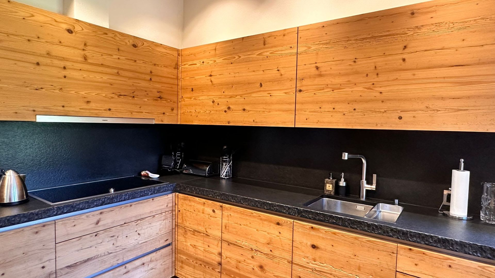 Luxury_Villa_Living_Chalet_Picturesque_Gstaad_Switzerland18 Luxury_Villa_Living_Chalet_Picturesque_Gstaad_Switzerland18