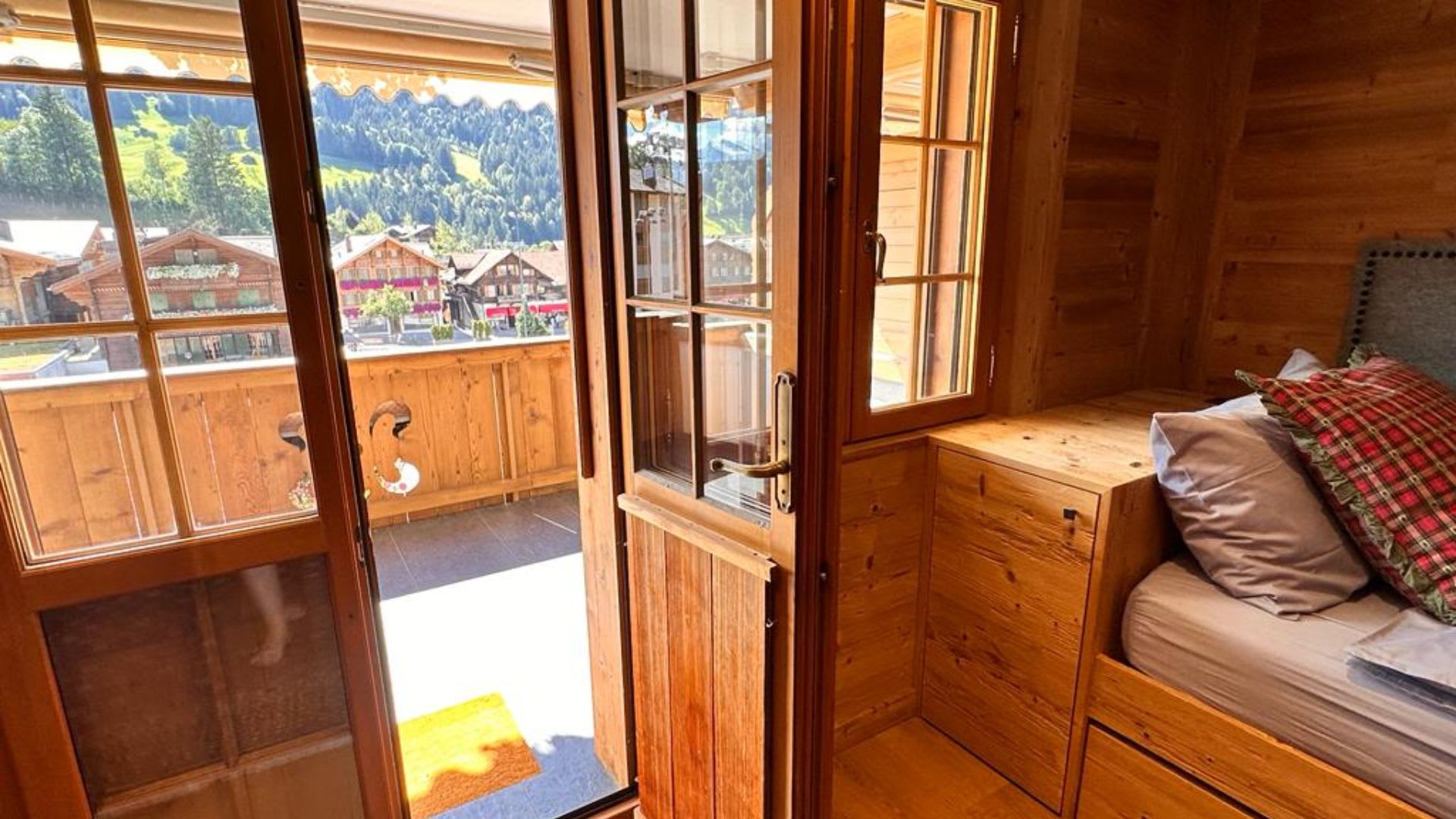 Luxury_Villa_Living_Chalet_Picturesque_Gstaad_Switzerland20 Luxury_Villa_Living_Chalet_Picturesque_Gstaad_Switzerland20
