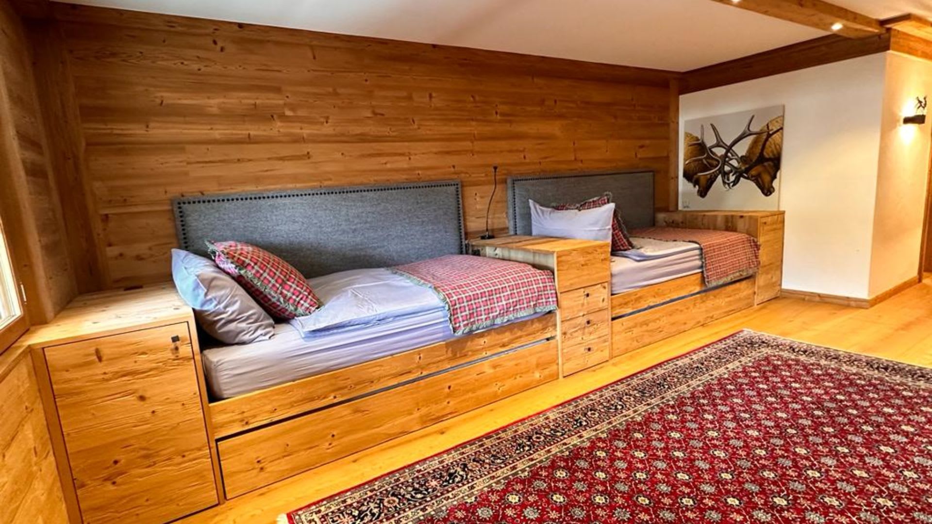 Luxury_Villa_Living_Chalet_Picturesque_Gstaad_Switzerland25 Luxury_Villa_Living_Chalet_Picturesque_Gstaad_Switzerland25