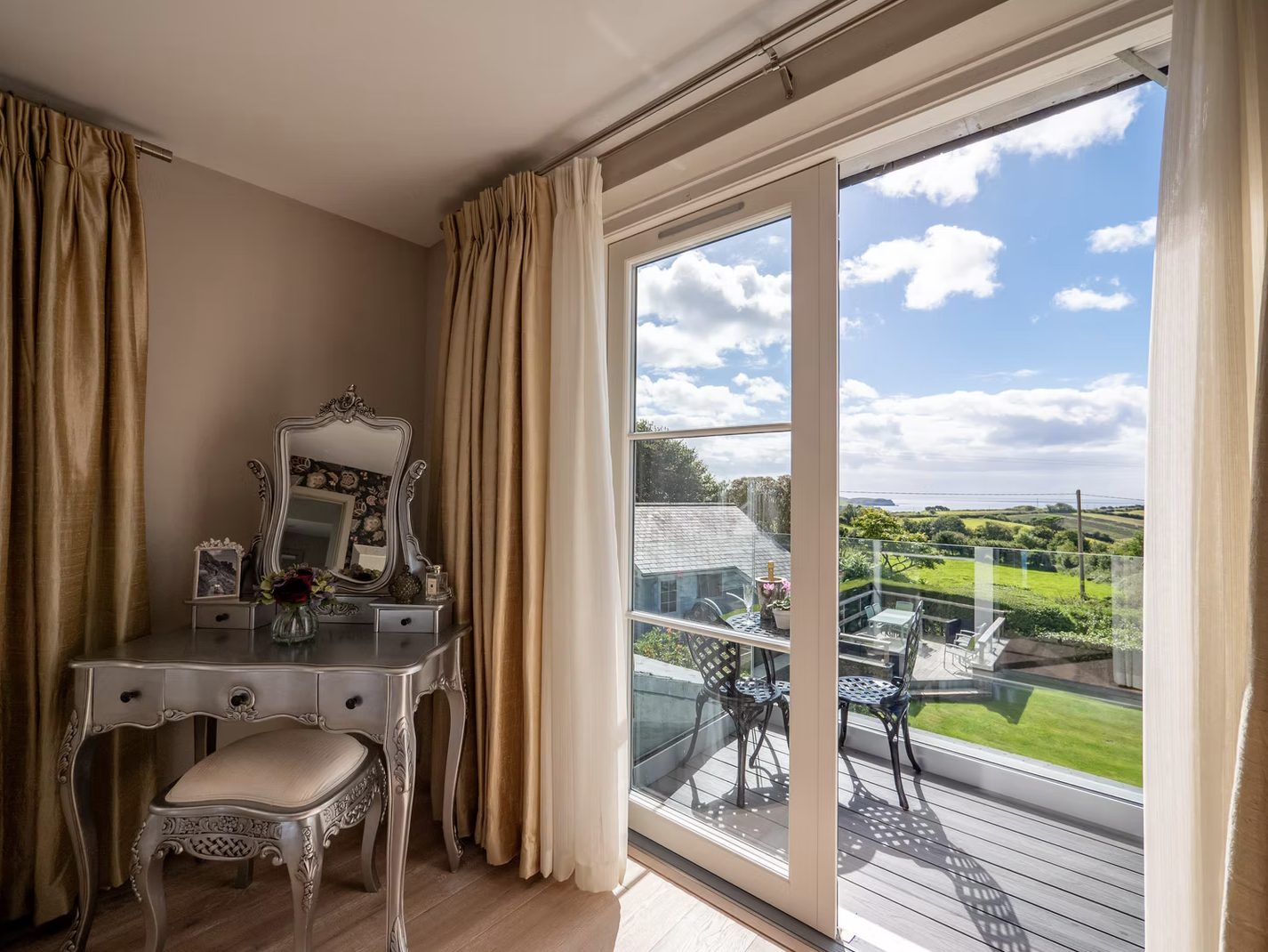 Luxury_Villa_Living_Higher_Cross_Park_Thurlestone_England_UK38