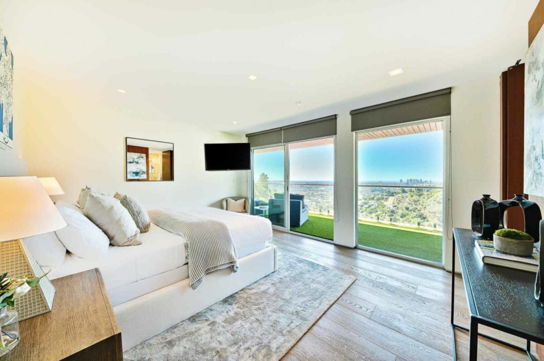 Luxury_Villa_Living_Hollywood_Hills_8_Los_Angeles30