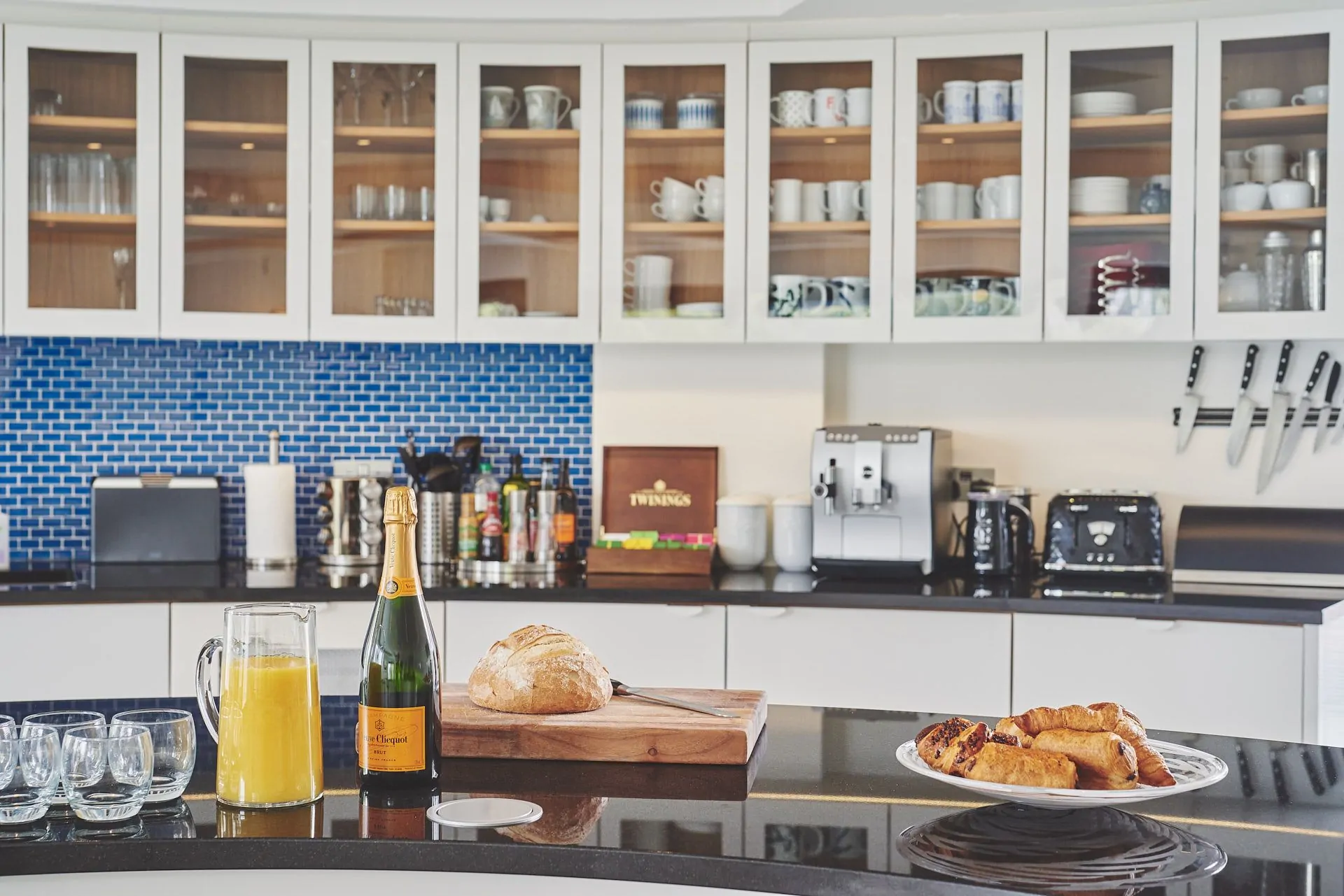 Luxury_Villa_Living_The_Crewhouse_Hamble_Hampshire_England_UK25 Luxury_Villa_Living_The_Crewhouse_Hamble_Hampshire_England_UK25