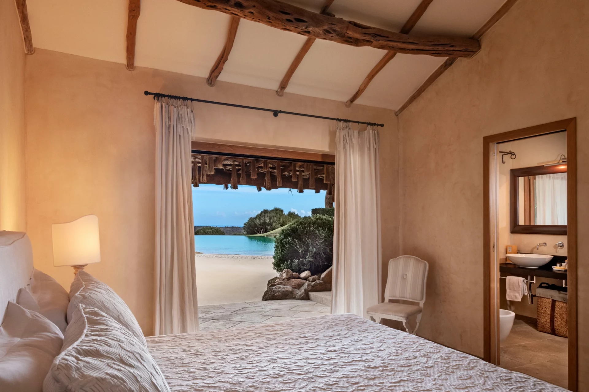 Luxury-Villa-Living-Villa-Dorsey-Sardinia-4 Luxury-Villa-Living-Villa-Dorsey-Sardinia-4