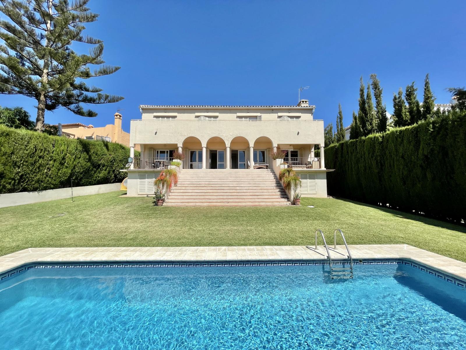 Luxury_Villa_Living_Villa_Luzzi_Marbella_Spain4