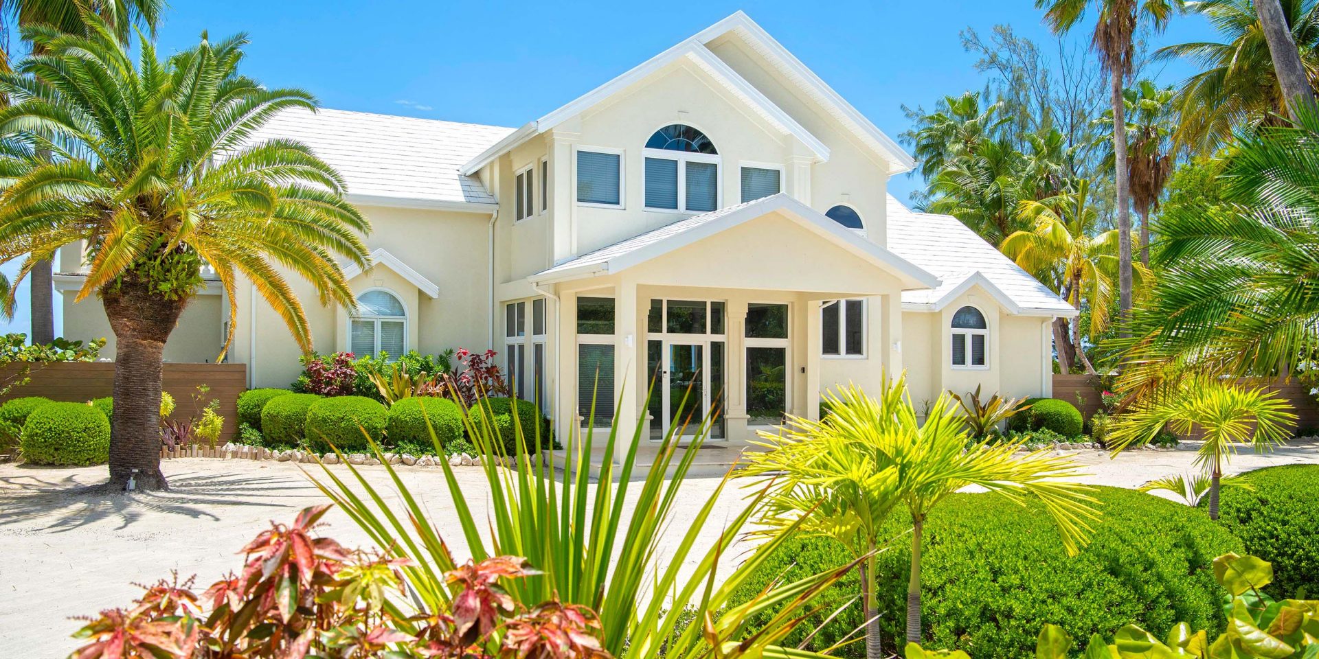 luxury-villa-living-crystal-waters-cayman-kai-grand-cayman-cayman-islands-4