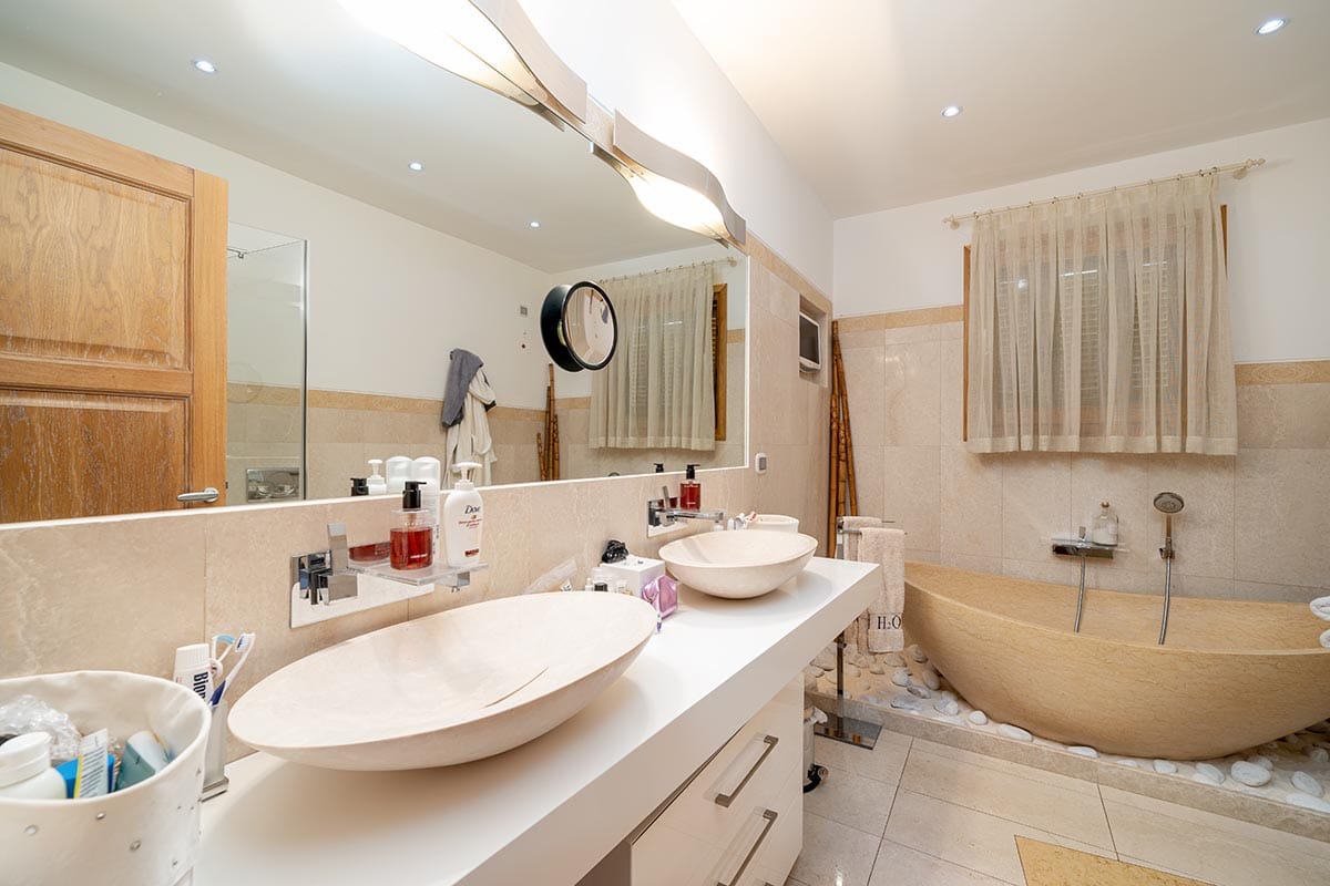 luxury-villa-living-villa-luppis-puntaldia-sardinia-16