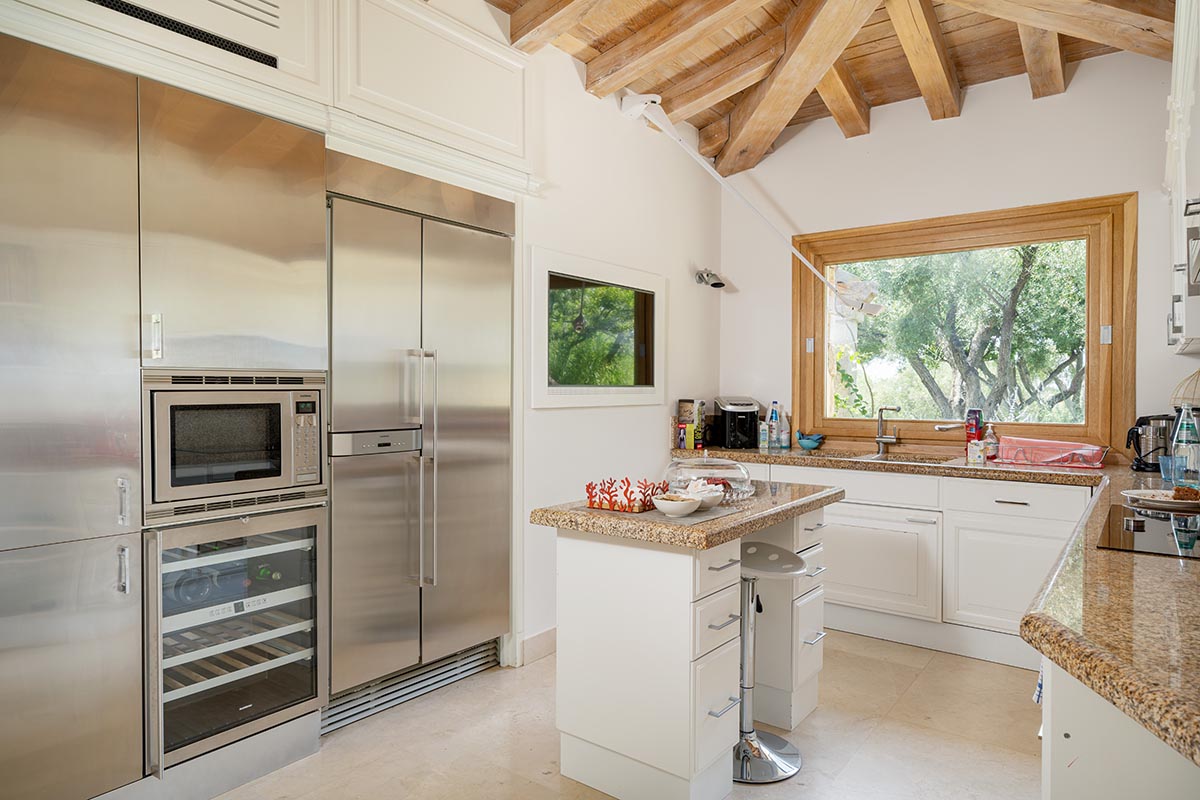 luxury-villa-living-villa-luppis-puntaldia-sardinia-21