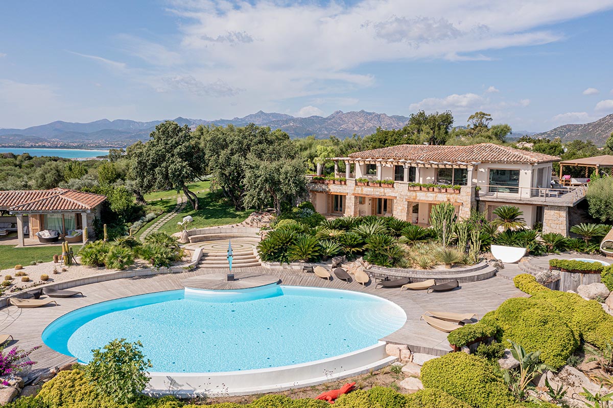 luxury-villa-living-villa-luppis-puntaldia-sardinia-3