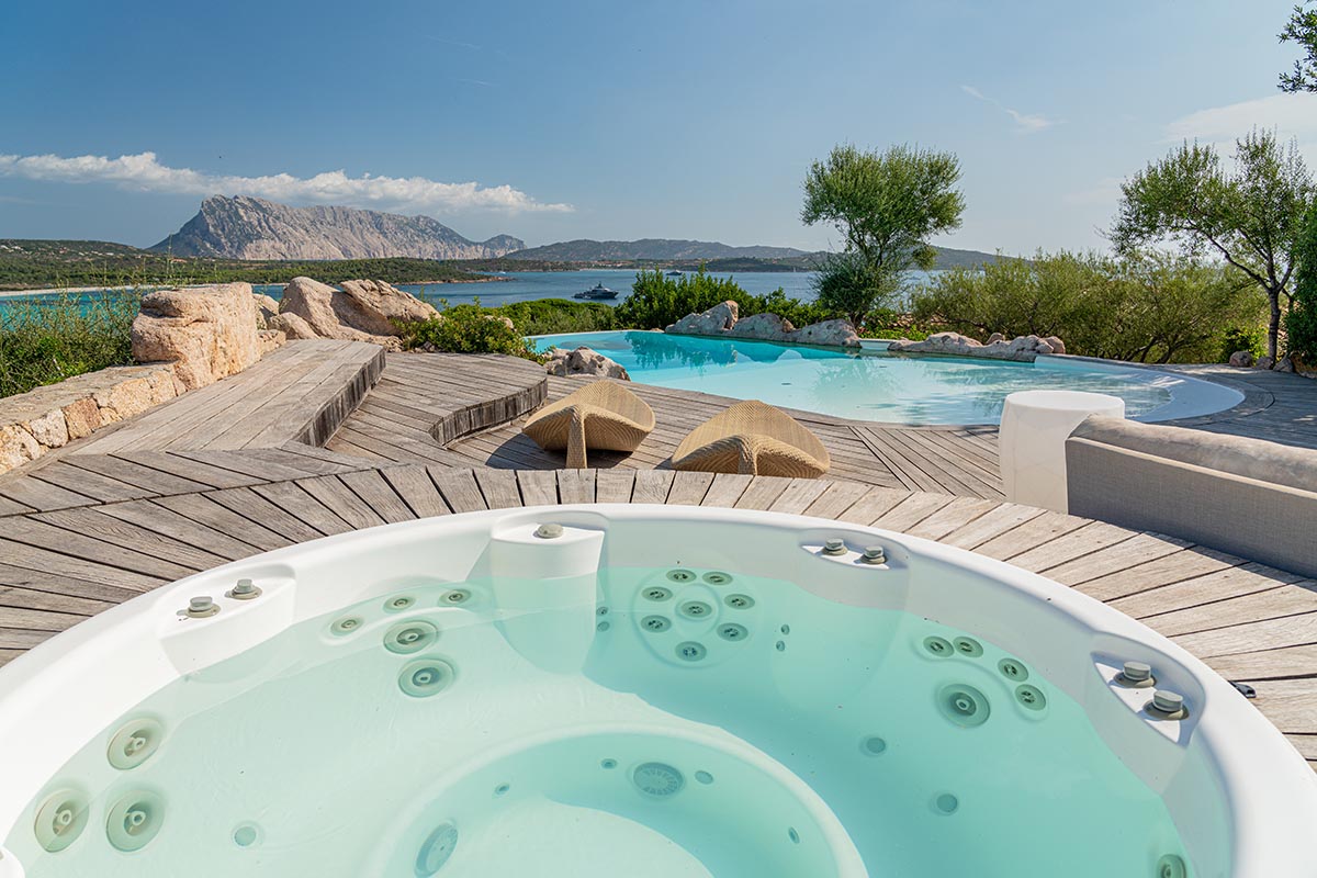 luxury-villa-living-villa-luppis-puntaldia-sardinia-4