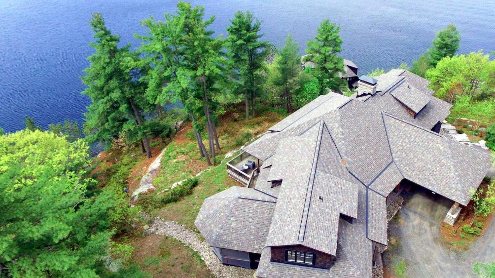 Luxury-Villa-Living-Carnegie-Canada–04-17 at 12.35.53