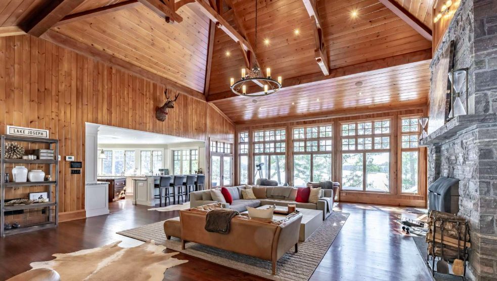 Luxury-Villa-Living-Carnegie-Canada–04-17 at 12.36.09