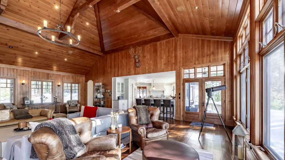 Luxury-Villa-Living-Carnegie-Canada–04-17 at 12.36.26