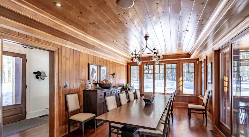 Luxury-Villa-Living-Carnegie-Canada–04-17 at 12.36.56