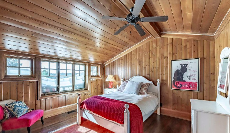 Luxury-Villa-Living-Carnegie-Canada–04-17 at 12.37.34