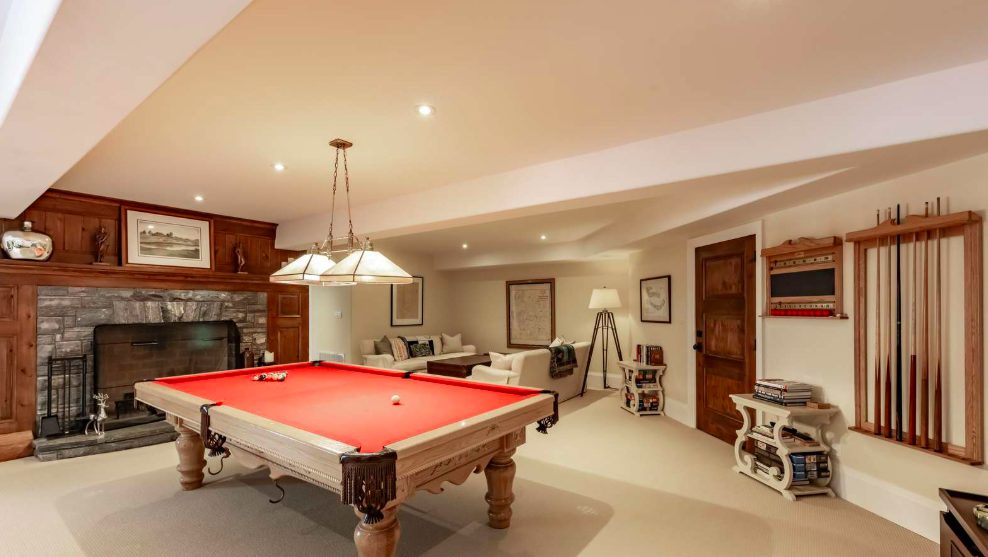 Luxury-Villa-Living-Carnegie-Canada–04-17 at 12.38.41