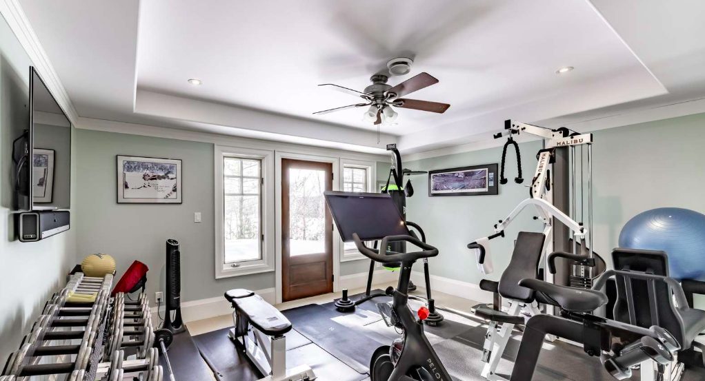 Luxury-Villa-Living-Carnegie-Canada–04-17 at 12.38.59