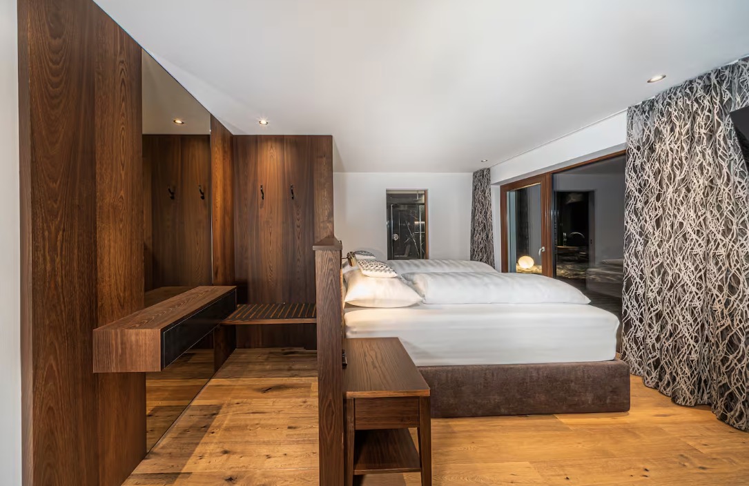 Luxury-Villa-Living-Chalet-Allessia-Italy-2