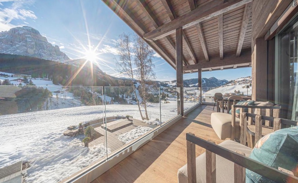 Luxury-Villa-Living-Chalet-Allessia-Italy-25