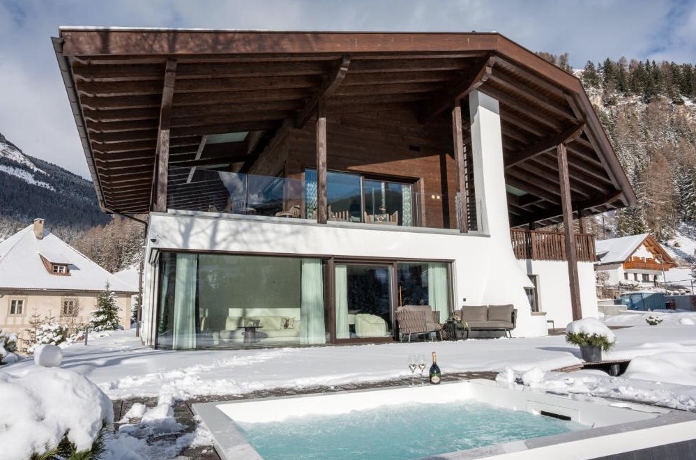 Luxury-Villa-Living-Chalet-Allessia-Italy-29