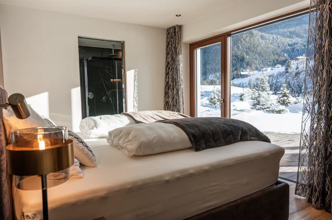 Luxury-Villa-Living-Chalet-Allessia-Italy-3