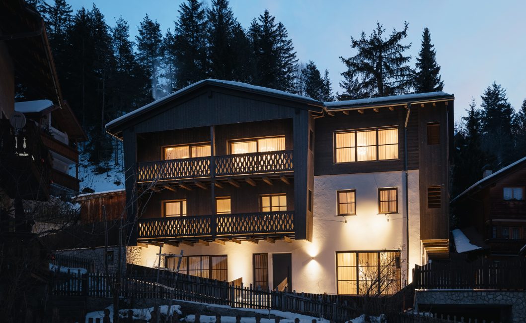 Luxury-Villa-Living-Chalet-Faure-Italy–04-17 at 10.37.56