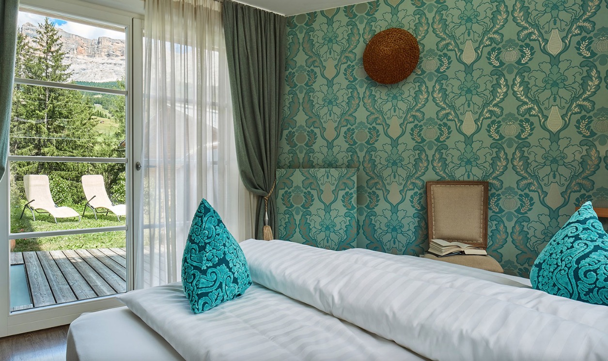 Luxury-Villa-Living-Chalet-Ilaria-Italy-11