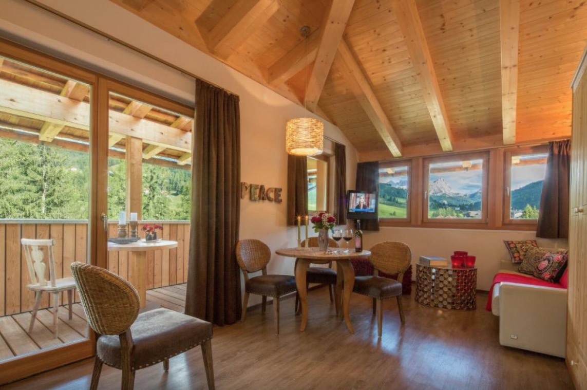 Luxury-Villa-Living-Chalet-Ilaria-Italy-4