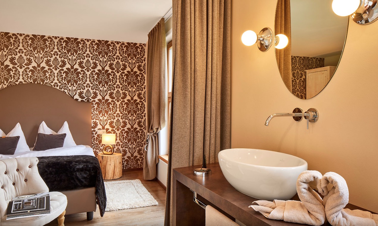 Luxury-Villa-Living-Chalet-Ilaria-Italy-8