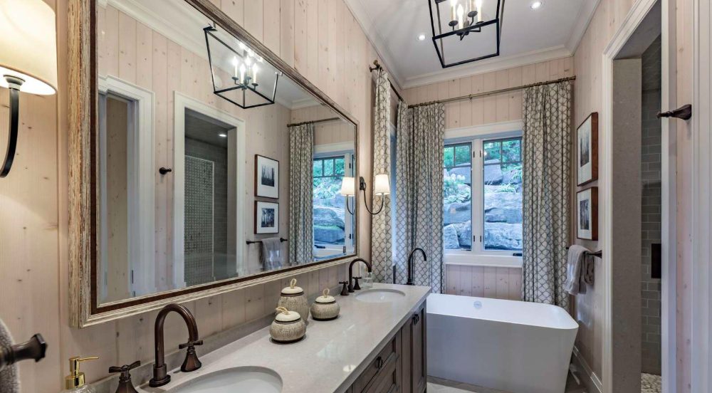 Luxury-Villa-Living-Forbes-Canada–04-17 at 13.01.43