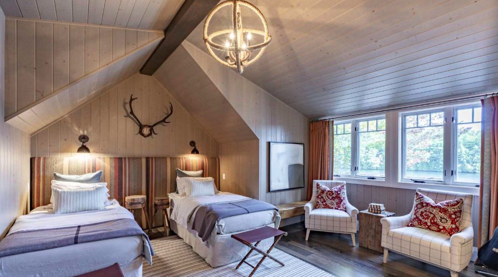 Luxury-Villa-Living-Forbes-Canada–04-17 at 13.02.04