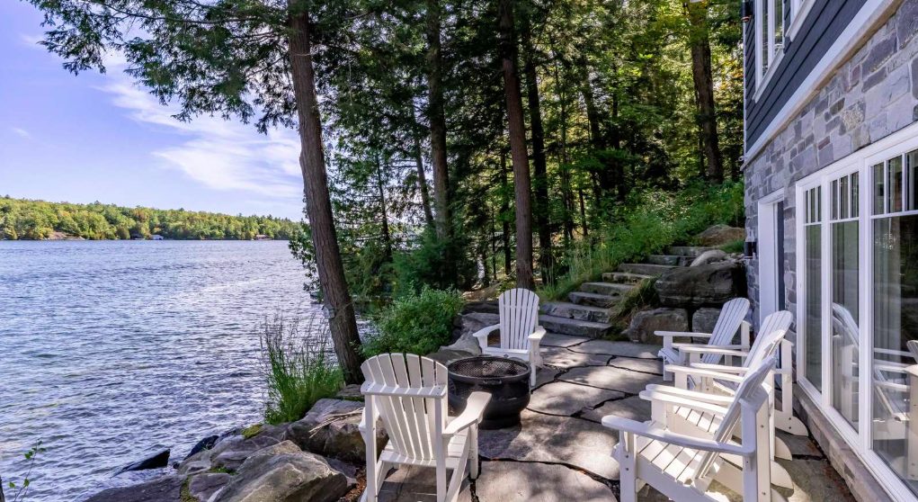 Luxury-Villa-Living-Forbes-Canada–04-17 at 13.02.45