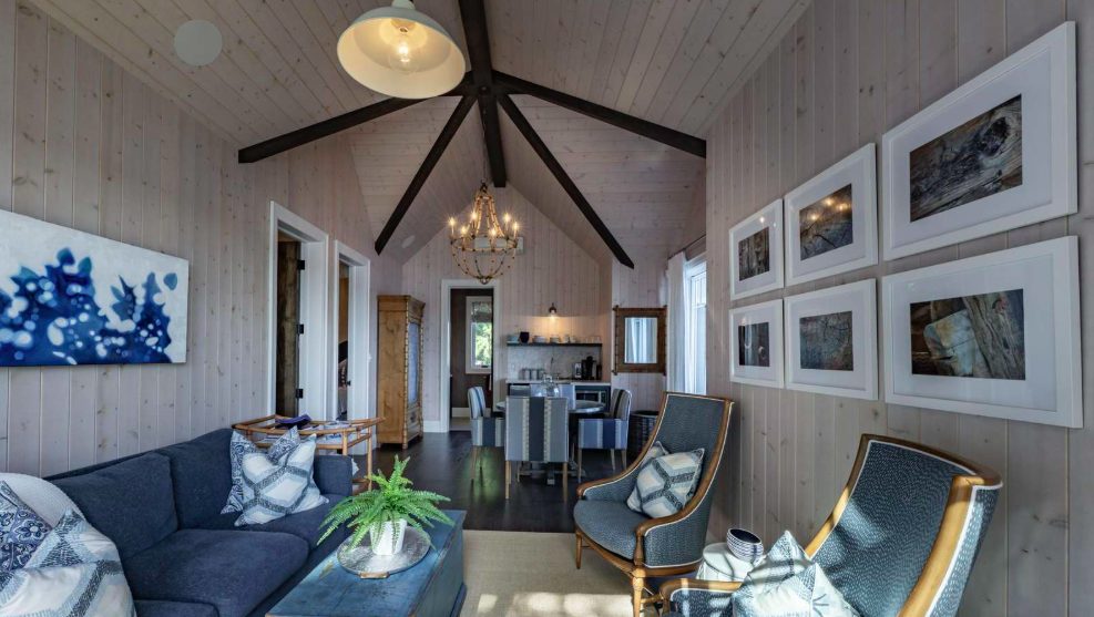 Luxury-Villa-Living-Forbes-Canada–04-17 at 13.03.28