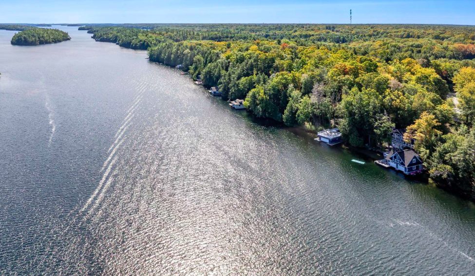 Luxury-Villa-Living-Forbes-Canada–04-17 at 13.04.09