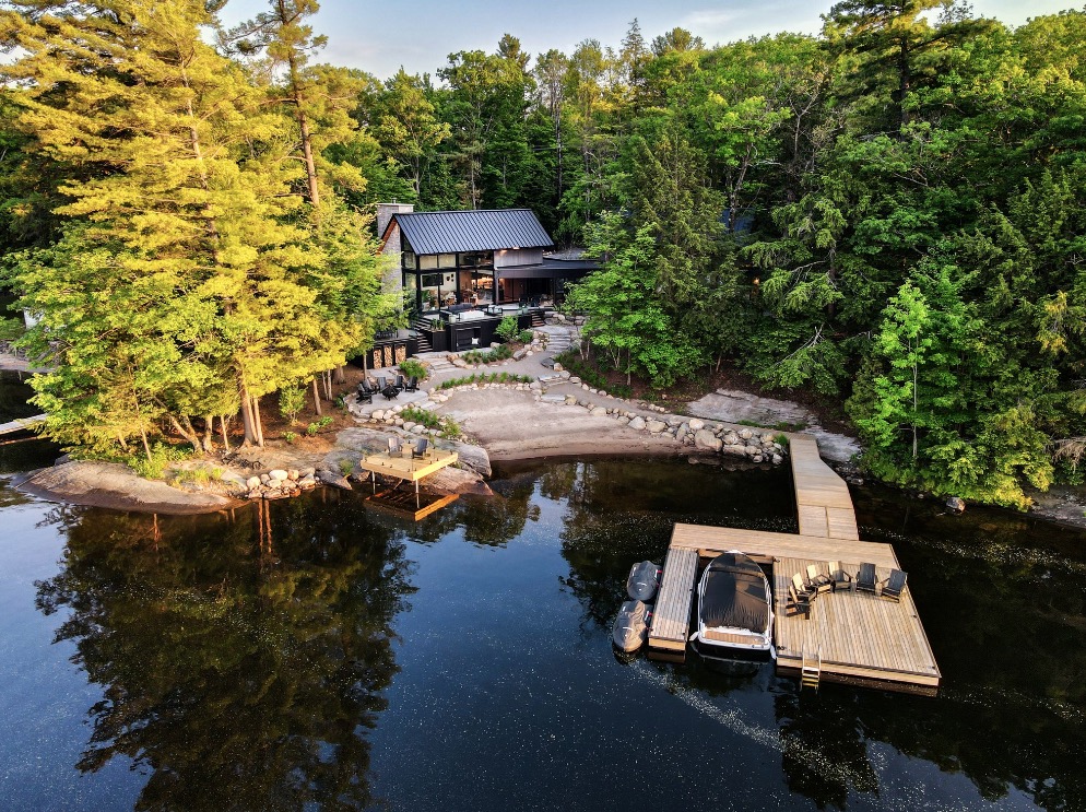 Luxury-Villa-Living-Gagnon-Canada-1 Luxury-Villa-Living-Gagnon-Canada-1