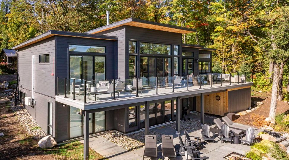 Luxury-Villa-Living-Pembrooke-Canada–04-17 at 13.39.06