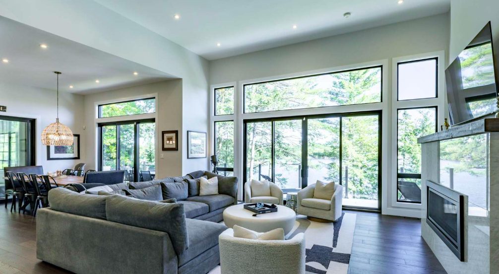 Luxury-Villa-Living-Pembrooke-Canada–04-17 at 13.39.13