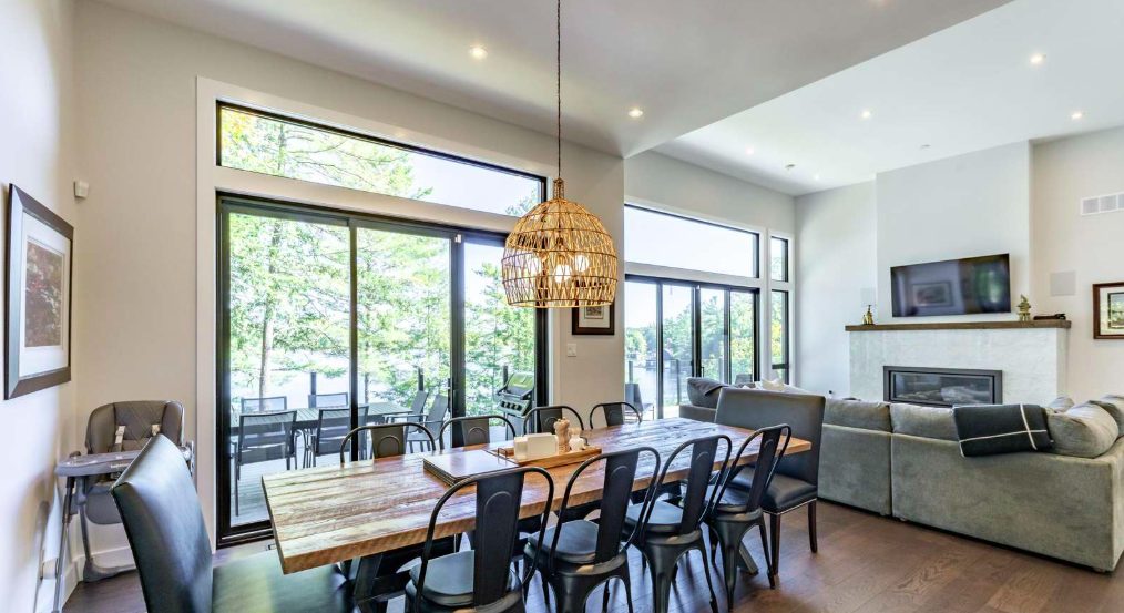 Luxury-Villa-Living-Pembrooke-Canada–04-17 at 13.39.24