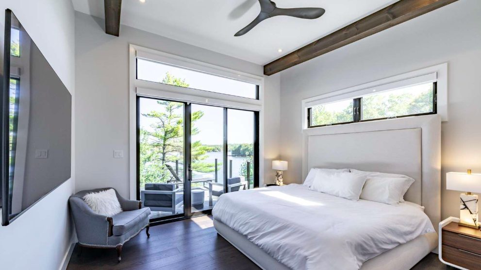 Luxury-Villa-Living-Pembrooke-Canada–04-17 at 13.39.34