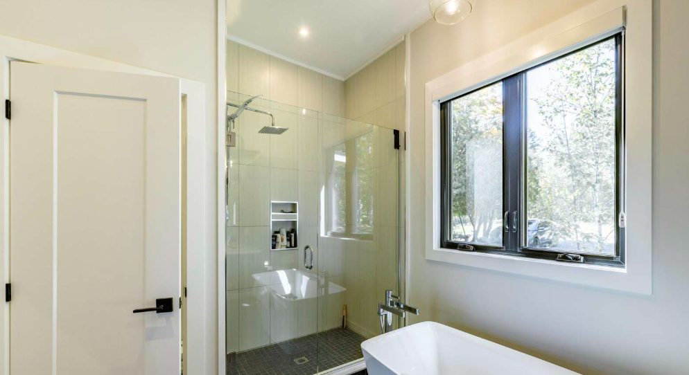 Luxury-Villa-Living-Pembrooke-Canada–04-17 at 13.40.19